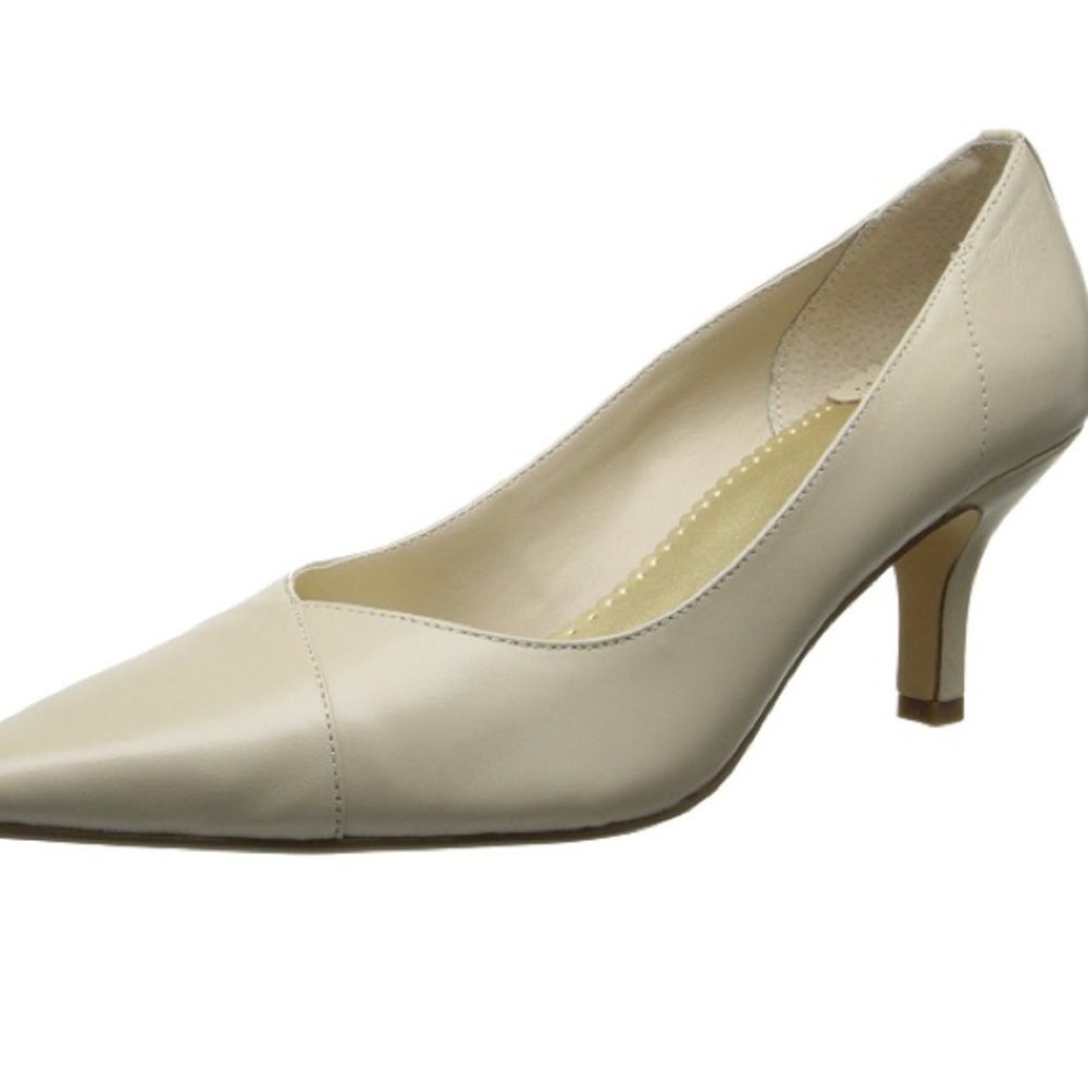 Bella Vita Womens Wow Leather Closed Toe Classic Pumps